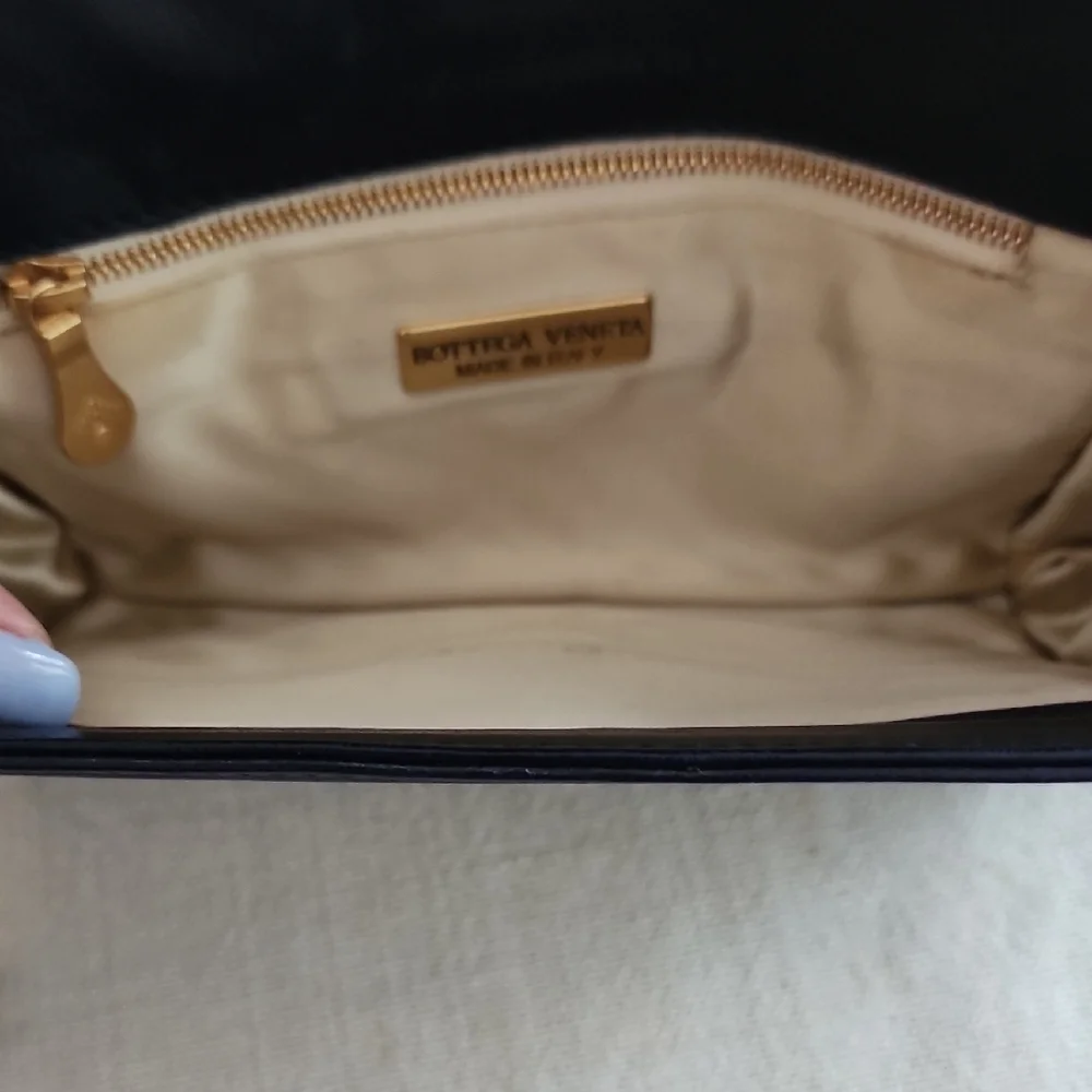 Bottega Veneta Intrecciato Navy Blue Woven Leather Clutch - Picture 4 of 16